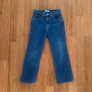 Levi’s High Waist Crop Flare - 29 - Med Dark Wash